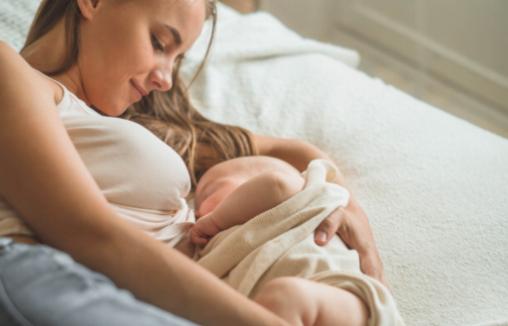 모유 수유와 아기들의 소화 기능의 개선